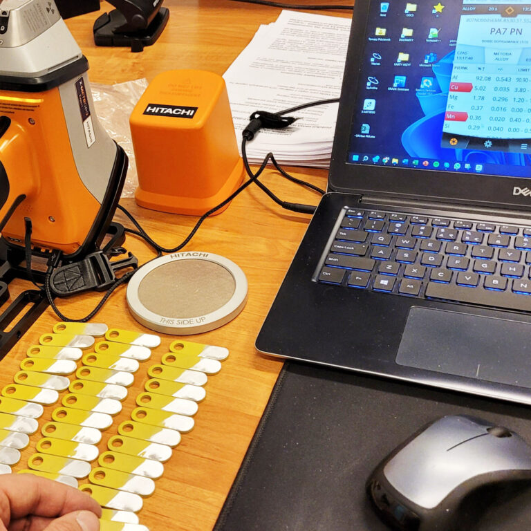 spawdzanie składu próbek aluminowych